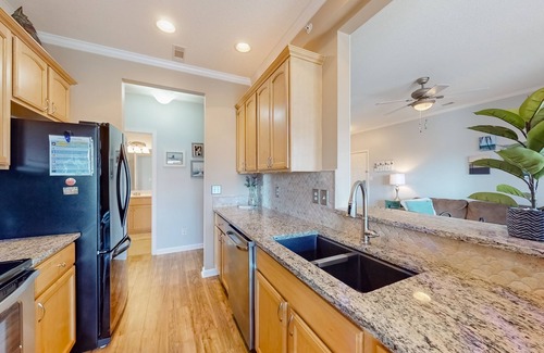 Villages of Five Points Condominio | Beautiful condo near ocean with pool, fast WiFi, central AC & washer/dryer