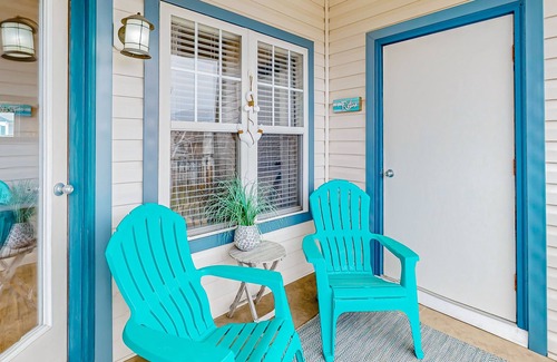 Villages of Five Points Condominio | Beautiful condo near ocean with pool, fast WiFi, central AC & washer/dryer