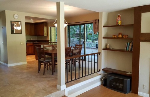 Santa Ana Heights Condominio | Beautiful condo on a golf course