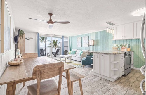 Punaluu Condominio | Beautiful Condo Right on the Beach