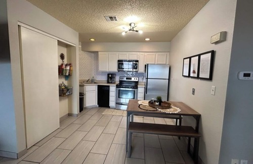 Greenehaven Condominio | Beautiful Condo with Lake Powell and Lone Rock views!