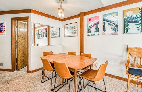 Lakeshore Condominio | Beautiful Condo with Shared Pool, Hot Tub, & Free WiFi