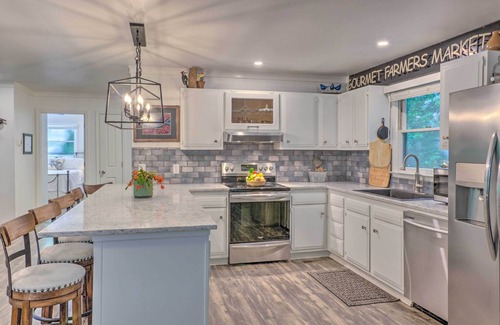 Brevard Casa | Beautiful Connestee Falls Home w/ Porch in Brevard