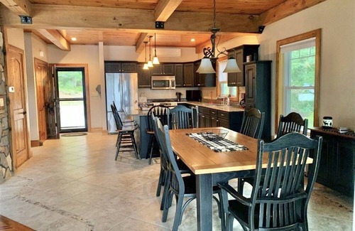 Shapleigh Casa | Beautiful contemporary 3 bedroom and 2.5 bath home on Square Pond.