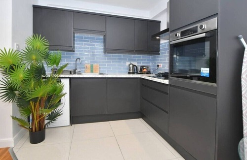 Burslem Apartamento | Beautiful contractor stay 1 bedroom Apt in Stoke-on-Trent. Wifi, Washer & TV