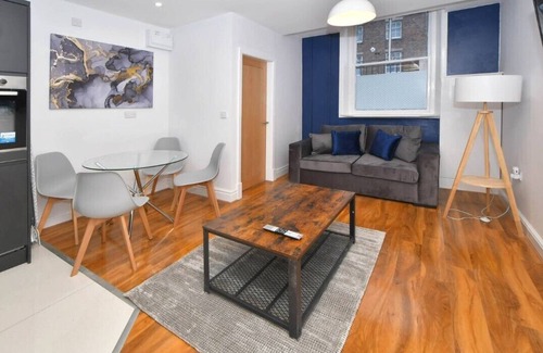 Burslem Apartamento | Beautiful contractor stay 1 bedroom Apt in Stoke-on-Trent. Wifi, Washer & TV