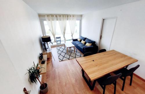 Ris Orangis Apartamento | Beautiful & cosy 3 bedrooms full accommodation