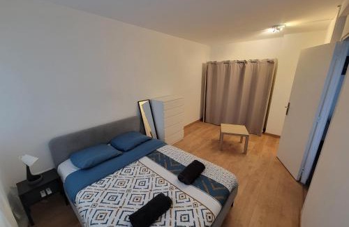 Ris Orangis Apartamento | Beautiful & cosy 3 bedrooms full accommodation