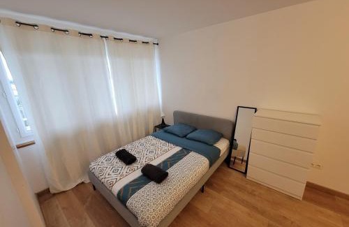 Ris Orangis Apartamento | Beautiful & cosy 3 bedrooms full accommodation
