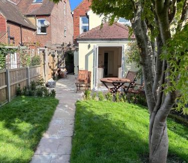 Midhurst Casa | Beautiful, cosy, comfortable Marden!