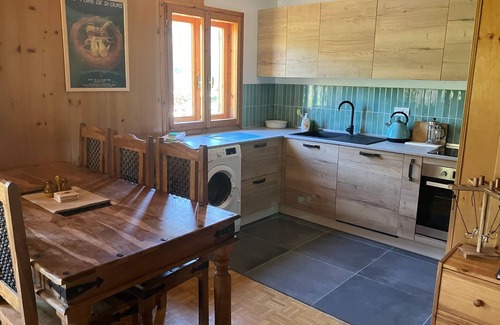 La Thuile Apartamento | Beautiful cosy penthouse ski apartment in La Thuile Aosta Valley. Pet friendly