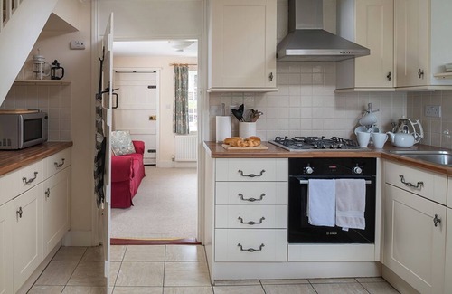 Steyning Cabaña | Acogedora casa de 2 dormitorios en el corazón del pueblo de Steyning. Capacidad para 3 personas.