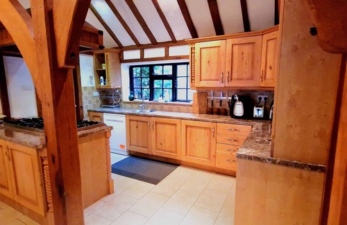 Brentwood Otro | Beautiful cottage in Brentwood