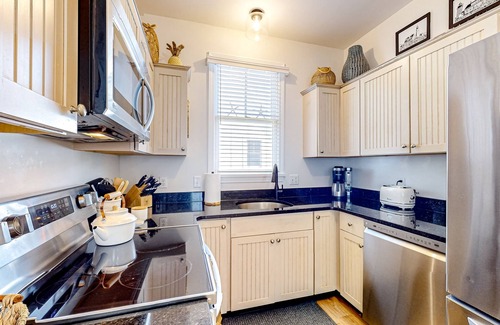 Summer Village Cabaña | Beautiful Cottage at Summer Village with pool, hot tub, pickleball & game room