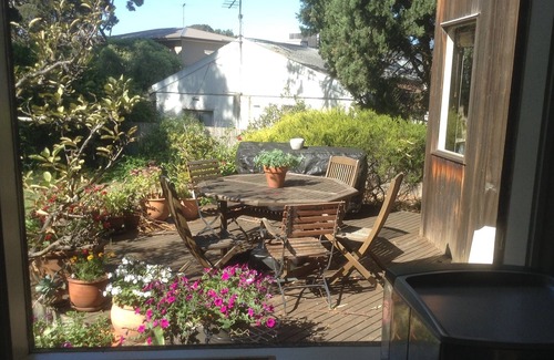 Barwon Heads Casa | Beautiful Cottage one street from the river...
