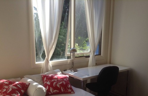 Barwon Heads Casa | Beautiful Cottage one street from the river...