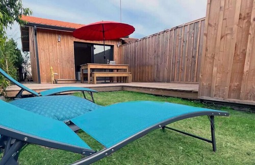 Gujan-Mestras Chalet De Esquí | Beautiful cottage with garden near the beach