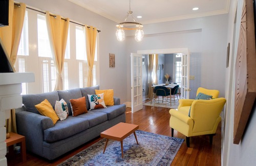 Historic Downtown Baton Rouge Casa | Beautiful Cottage - Prime Downtown Location