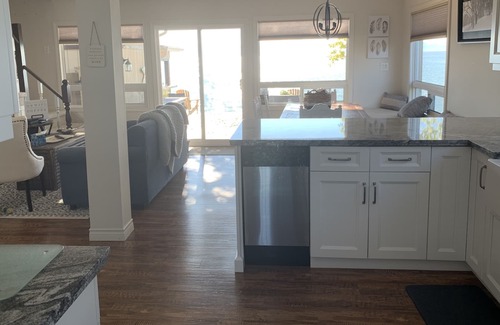 Lowbanks Cabaña | Beautiful Cottage Retreat Located On Lake Erie