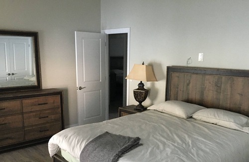 Hamilton Cabaña | Beautiful cottage right on the Lake Erie