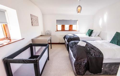 Lumbutts Casa | Beautiful Cottage, stunning views, Hot Tub, Sleeps 10!
