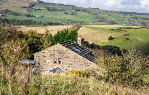 Lumbutts Casa | Beautiful Cottage, stunning views, Hot Tub, Sleeps 10!