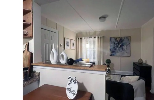 Fairview Cabaña | Beautiful Cottage in Hyde Park!