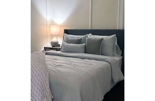 Fairview Cabaña | Beautiful Cottage in Hyde Park!