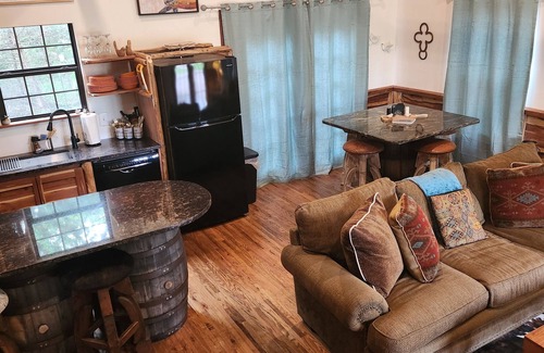 Cayuga Cabaña | Beautiful cottage with large deck and lakefront access.