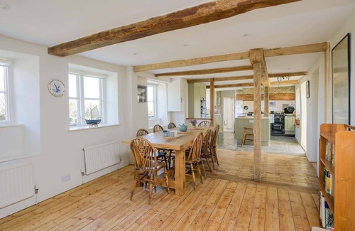 Wedmore Casa | Beautiful Cottage with Expansive Countryside Views