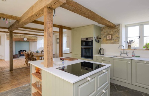 Wedmore Casa | Beautiful Cottage with Expansive Countryside Views