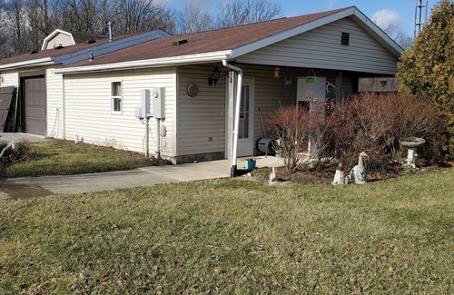 East Liberty Apartamento | Beautiful country setting, Newly remodeled Secondary Suite. 3 miles to Honda ELP