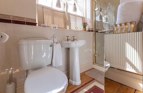 Pattingham Casa | Beautiful Country Cottage for up to 8 people - Great Staycation Location