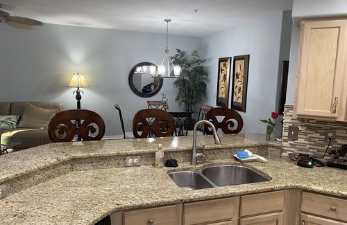 Tropical Cove Condominio | Beautiful Country Club Condo.