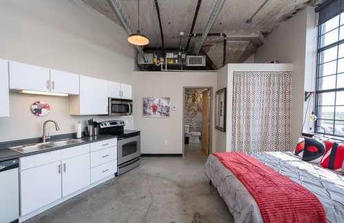 University Apartamento | Beautiful Cozy 1BR Loft Ideal Location