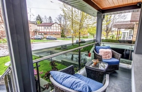 Topham Park Casa | beautiful Cozy Brand new furnished and newly renovated bungalow
