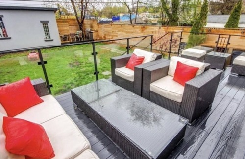 Topham Park Casa | beautiful Cozy Brand new furnished and newly renovated bungalow