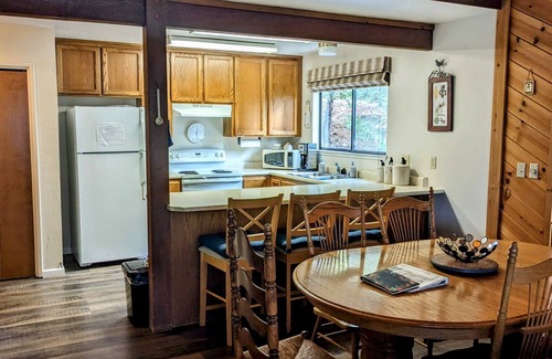 Arnold Casa | Hermosa y acogedora cabaña en Blue Lake Springs