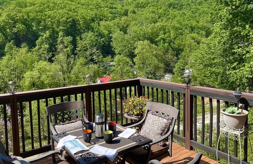 Chimney Rock Cabina | Beautiful cozy Cabin with an amazing view of Chimney Rock