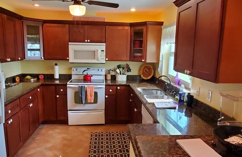 Bokeelia Casa | Beautiful, cozy, clean & fresh house on a canal with private ramp, spce to moore