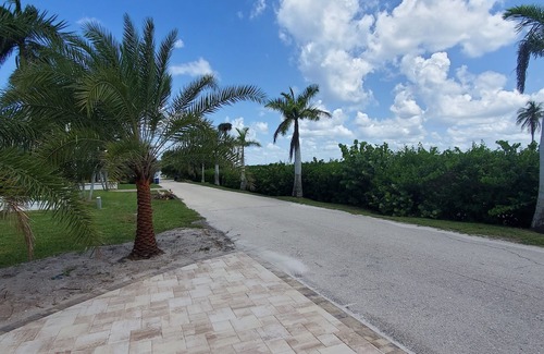 Bokeelia Casa | Beautiful, cozy, clean & fresh house on a canal with private ramp, spce to moore