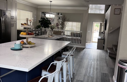 Las Vegas Casa | Beautiful Cozy home with 5 bdr and 3 baths. Great for families, entertainment.