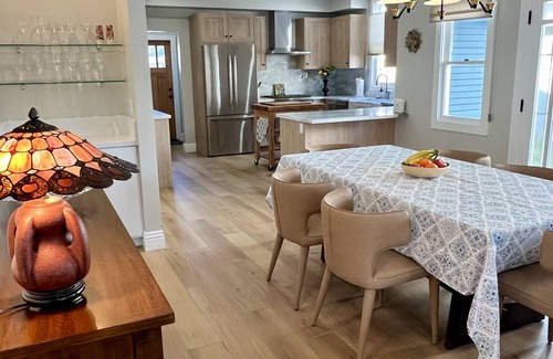 Bluff Heights Casa | Beautiful Craftsman home, Completely Remodeled, Walk to park & beach, w/PARKING