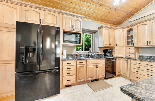 Rimrock Casa | Beautiful creekside home w/private washer/dryer, WiFi, fireplace, patio, & AC