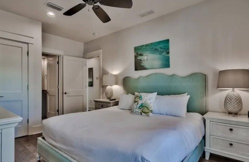 Crystal Shores Casa | Beautiful Crystal Home Steps to the Beach, Pool