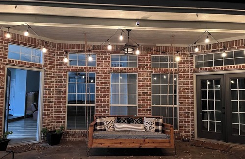 Klondike Casa | Beautiful Custom 4 bed with pool home with 3 acres. Private spacious backyard.