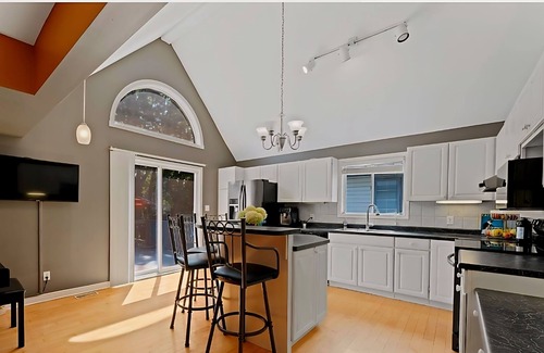 Tecumseh Casa | Beautiful custom-built 5-bedroom home in the heart of Tecumseh