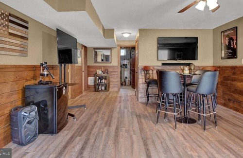 Orrtanna Cabina | Beautiful Custom Built Log Home with Jacuzzi