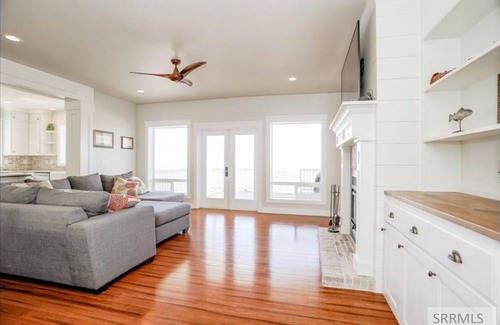 Idaho Falls Casa | Beautiful custom home overlooking the Snake River valley
