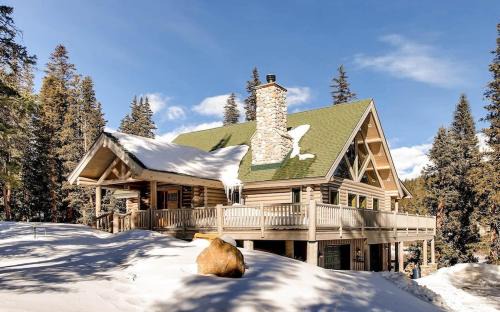 Valley of the Sun Casa | Beautiful Custom Log Cabin with Mountain Views, Pool Table & Hot Tub - The Claim